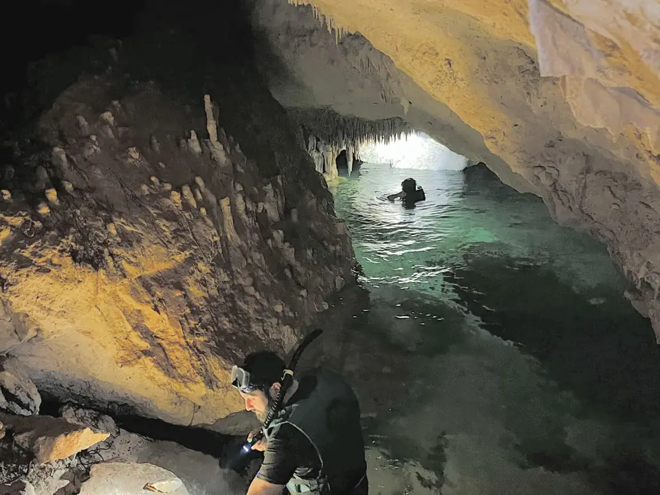A cavern cenote passage