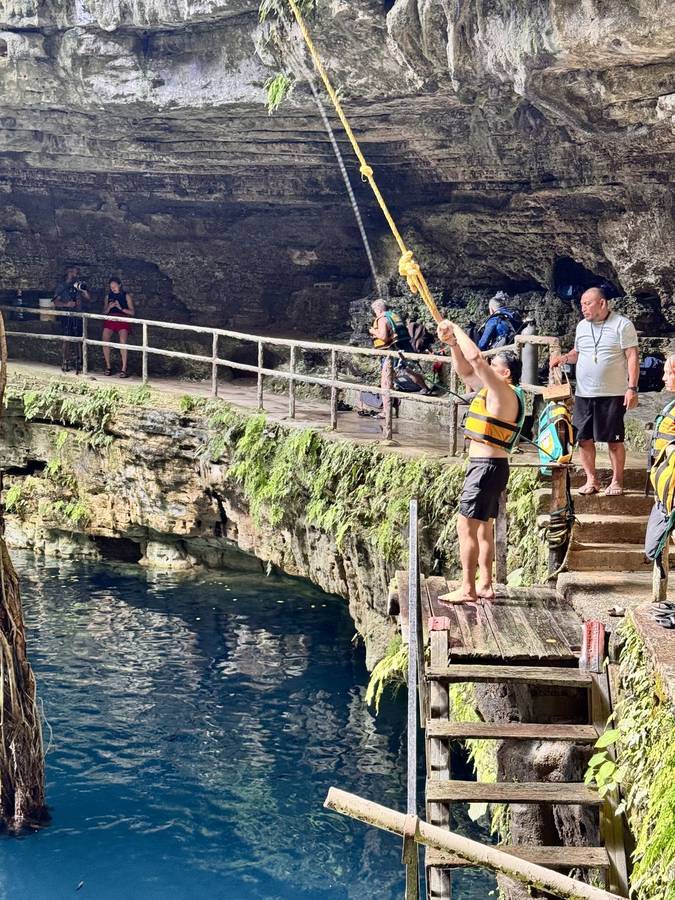 Chichén Itzá + Cenote + Valladolid photo 3